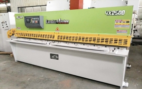 洛陽QC12K-4X2500數控液壓擺式剪板機